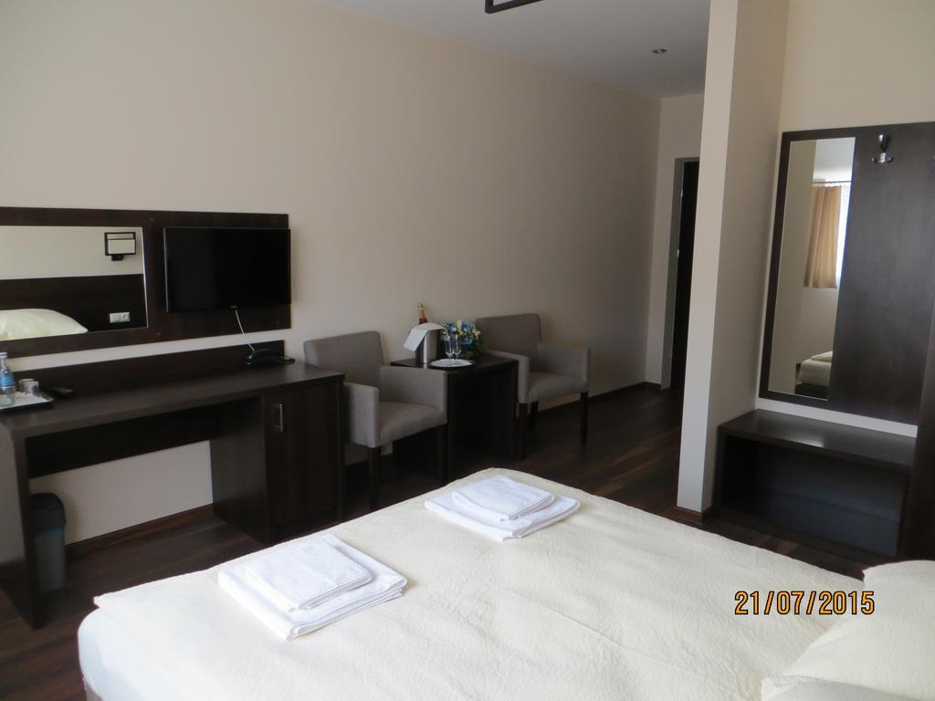 Hotel Pod Chelmem Ropa Esterno foto